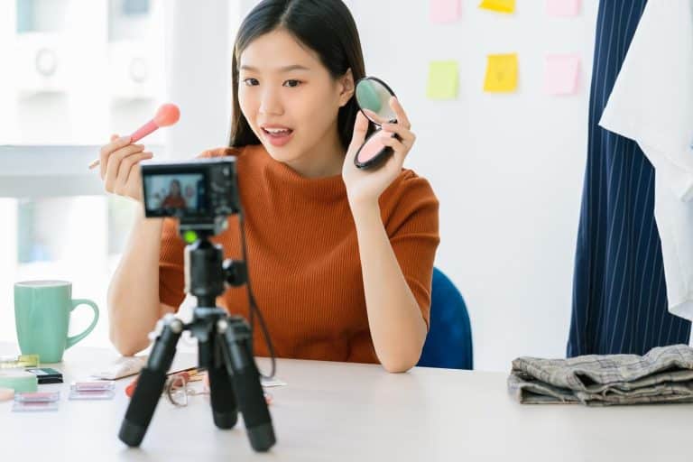 Jasa Buzzer dan Creator Economy untuk Bisnis